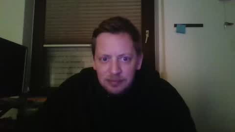 Snapshot of blonde32m chatting on 02/18/25, 11:08 blonde32m online show from 02/18/25, 11:08