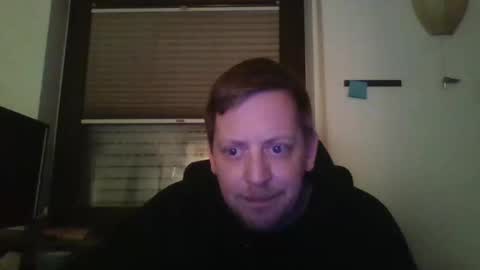 Snapshot of blonde32m chatting on 02/19/25, 11:04 blonde32m online show from 02/19/25, 11:04