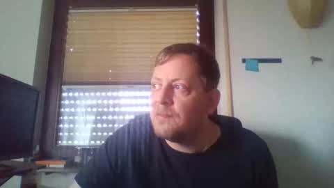 Snapshot of blonde32m chatting on 03/01/25, 10:45 blonde32m online show from 03/01/25, 10:45