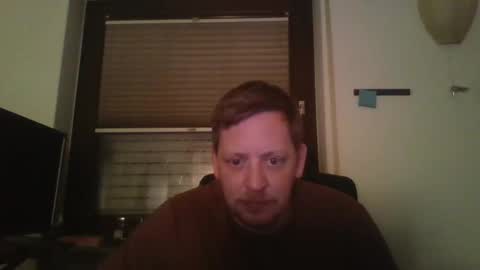 Snapshot of blonde32m chatting on 03/03/25, 11:03 blonde32m online show from 03/03/25, 11:03