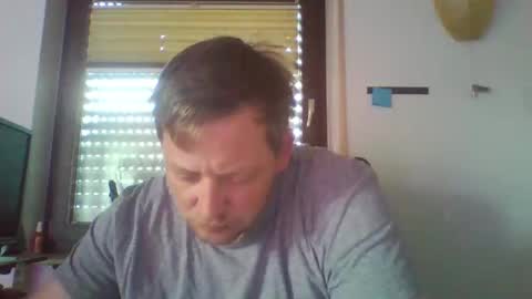 Snapshot of blonde32m chatting on 10/18/25, 11:55 blonde32m online show from 10/18/25, 11:55