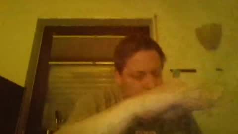 Snapshot of blonde32m chatting on 10/23/25, 11:14 blonde32m online show from 10/23/25, 11:14