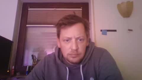 Snapshot of blonde32m chatting on 10/26/25, 06:08 blonde32m online show from 10/26/25, 06:08