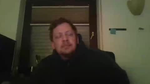 Snapshot of blonde32m chatting on 11/02/25, 05:43 blonde32m online show from 11/02/25, 05:43