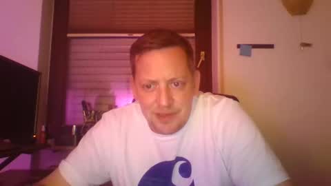 Snapshot of blonde32m chatting on 11/07/25, 05:02 blonde32m online show from 11/07/25, 05:02