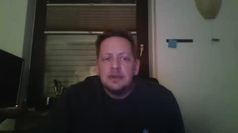 Snapshot of blonde32m chatting on 11/14/25, 06:17 blonde32m online show from 11/14/25, 06:17