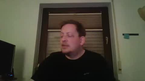 Snapshot of blonde32m chatting on 11/30/25, 05:33 blonde32m online show from 11/30/25, 05:33