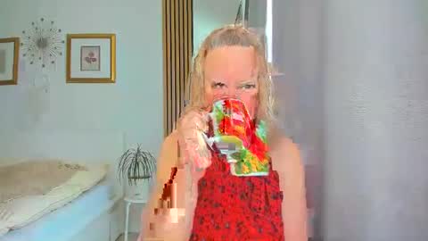 Nicole online show from 03/10/25, 09:32