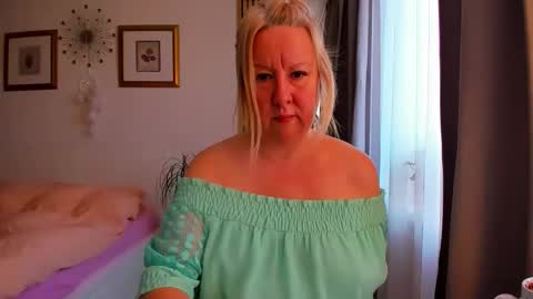 Nicole online show from 02/03/26, 06:40