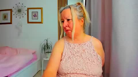 Nicole online show from 03/21/26, 08:41