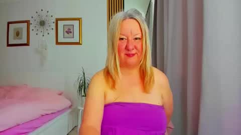 Nicole online show from 03/28/26, 08:47