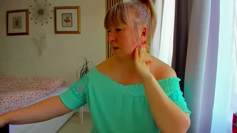 Nicole online show from 04/20/26, 03:48