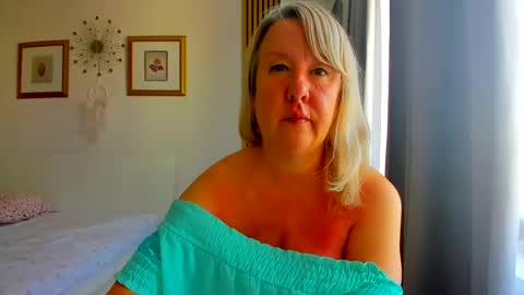 Nicole online show from 07/18/26, 05:22