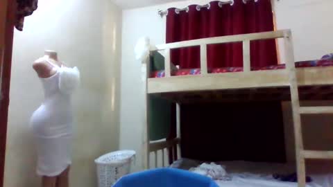 blonde_barby online show from 11/19/25, 05:40