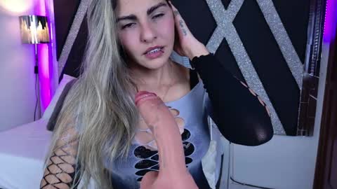 Snapshot of blonde_cat1515 chatting on 05/16/26, 05:26 alejandra online show from 05/16/26, 05:26