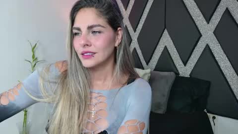 Snapshot of blonde_cat1515 chatting on 06/08/26, 05:08 alejandra online show from 06/08/26, 05:08