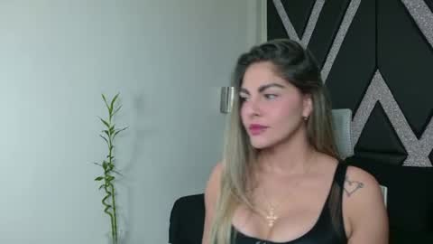 Snapshot of blonde_cat1515 chatting on 07/05/26, 01:23 alejandra online show from 07/05/26, 01:23