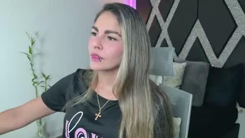 Snapshot of blonde_cat1515 chatting on 07/10/26, 03:44 alejandra online show from 07/10/26, 03:44