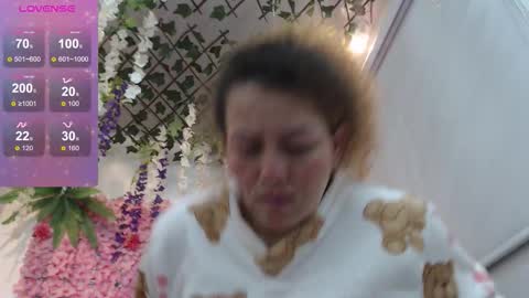 blonde_squirt_ online show from 02/11/26, 11:04