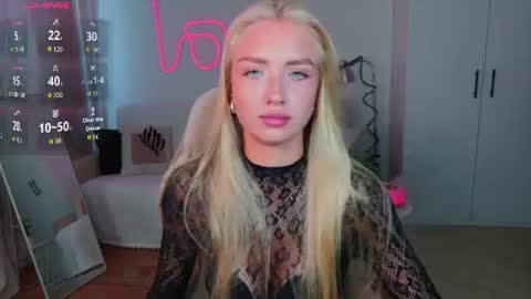 Snapshot of blonde_vibe chatting on 08/03/26, 07:29 Nessa online show from 08/03/26, 07:29