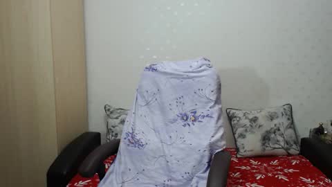 Snapshot of blondeagle chatting on 11/04/25, 07:40 Mr Blond online show from 11/04/25, 07:40