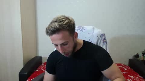 Snapshot of blondeagle chatting on 11/09/25, 07:01 Mr Blond online show from 11/09/25, 07:01