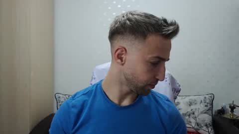 Snapshot of blondeagle chatting on 11/14/25, 07:01 Mr Blond online show from 11/14/25, 07:01