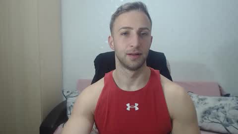 Snapshot of blondeagle chatting on 01/08/26, 08:33 Mr Blond online show from 01/08/26, 08:33