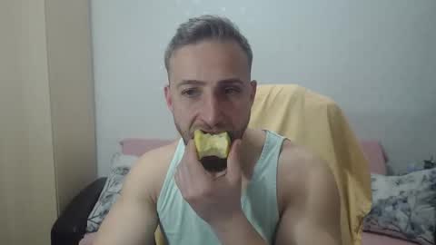 Snapshot of blondeagle chatting on 03/25/26, 08:26 Mr Blond online show from 03/25/26, 08:26