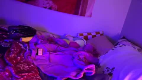 Gia  online show from 11/07/25, 02:44