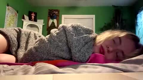 Snapshot of blondebunny999 chatting on 02/06/26, 11:46 blondebunny999 online show from 02/06/26, 11:46