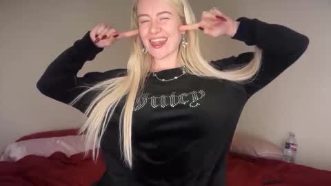blondebunny999 online show from 05/19/26, 02:18