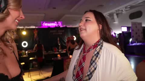 Snapshot of blondefoxsilverfox chatting on 02/01/25, 02:16 blondefoxsilverfox online show from 02/01/25, 02:16