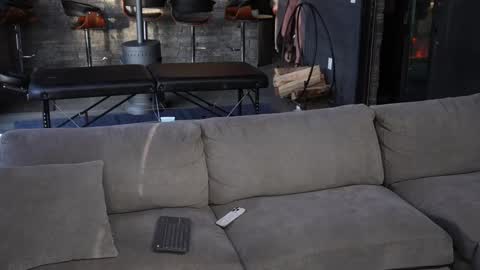 Snapshot of blondefoxsilverfox chatting on 02/21/25, 03:43 blondefoxsilverfox online show from 02/21/25, 03:43