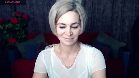 Snapshot of blondemommy_77 chatting on 01/04/25, 07:34 Lola online show from 01/04/25, 07:34