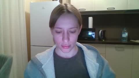 Snapshot of blondi_bondi chatting on 03/15/26, 06:14 Viktoriia online show from 03/15/26, 06:14