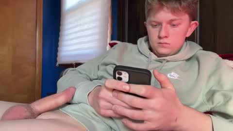 Snapshot of blondiedicks1 chatting on 01/16/26, 04:55 blondiedicks1 online show from 01/16/26, 04:55