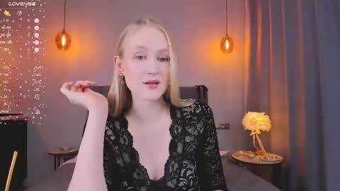 Mia online show from 02/28/25, 07:35