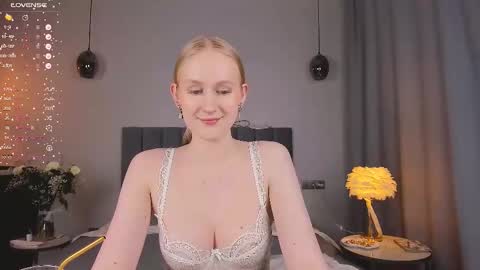 Mia online show from 03/12/25, 09:35