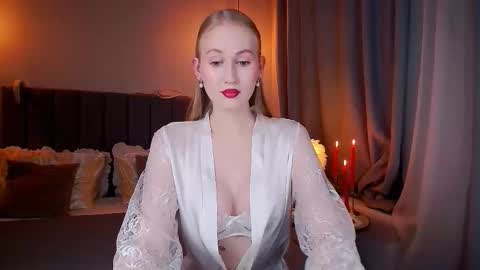 Mia online show from 11/26/25, 08:21