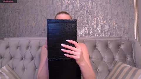 Helen online show from 03/30/26, 11:50