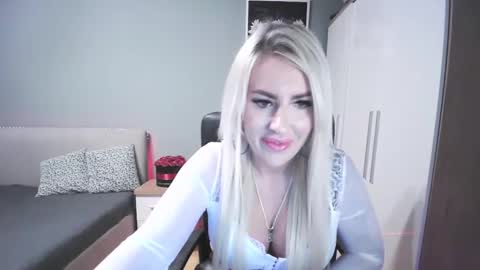 BlondLeyla online show from 12/16/25, 02:22