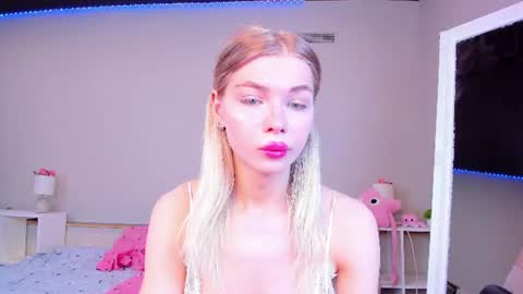 Snapshot of blondy_fina chatting on 06/08/26, 05:41 blondy_fina online show from 06/08/26, 05:41