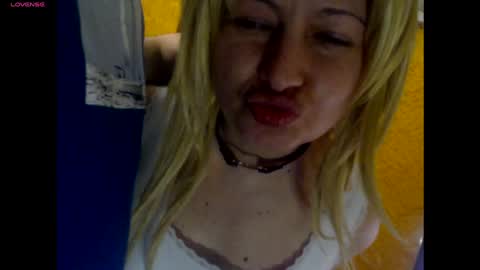 Snapshot of blontsex chatting on 12/21/24, 09:36 Blontsex online show from 12/21/24, 09:36