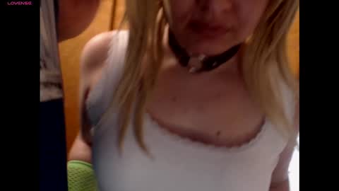 Snapshot of blontsex chatting on 01/27/25, 07:03 Blontsex online show from 01/27/25, 07:03