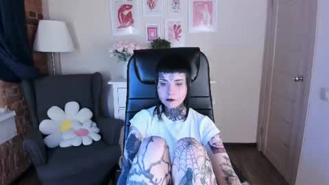 Snapshot of blood__mary chatting on 08/05/26, 08:33 Mary online show from 08/05/26, 08:33
