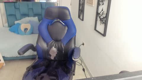 Snapshot of bloom_winxx chatting on 02/27/26, 04:12 bloom_winxx online show from 02/27/26, 04:12