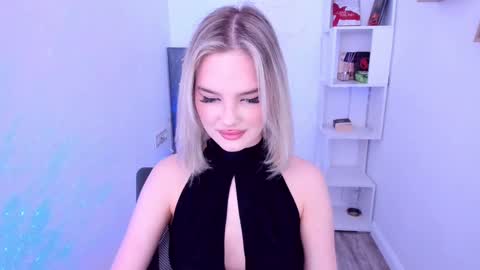 Snapshot of bloomingheart chatting on 03/04/25, 01:55 Sophia online show from 03/04/25, 01:55