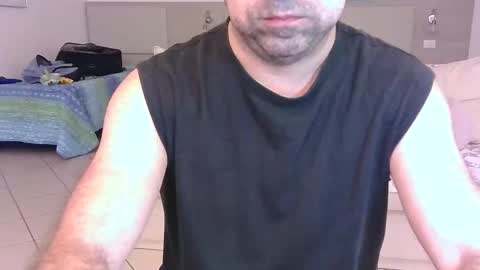 Snapshot of blop99 chatting on 01/08/25, 09:12 Blop online show from 01/08/25, 09:12