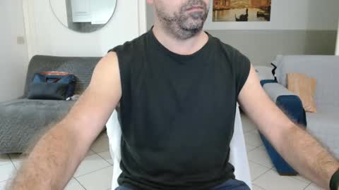 Snapshot of blop99 chatting on 11/05/25, 09:26 Blop online show from 11/05/25, 09:26